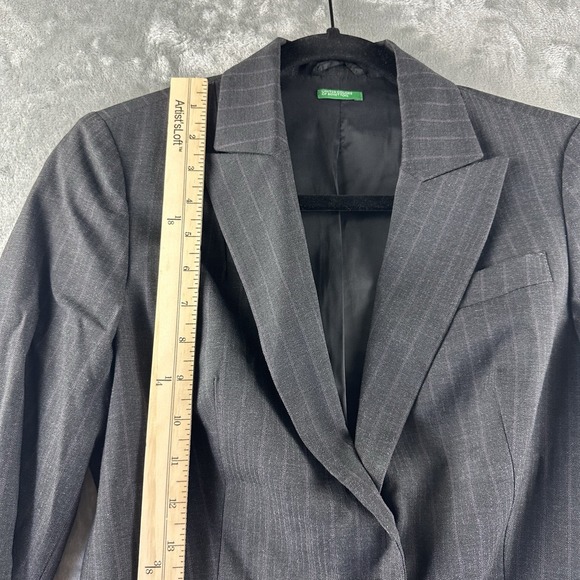 United Colors Of Benetton Blazer Women's 38 (XS) Dark Gray w/ Purple Pin Stripe - Picture 5 of 10